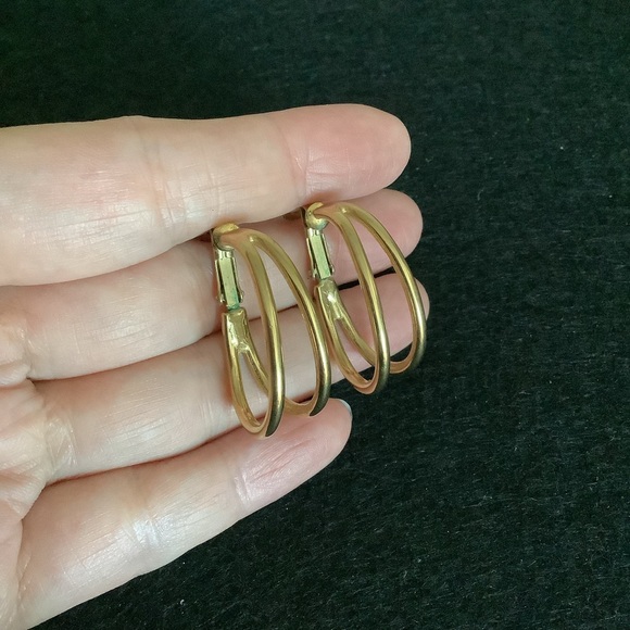 Vintage NEPIER clip on earrings. - Picture 2 of 4